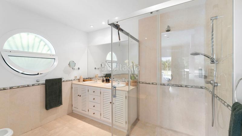 Foto 43e9bbb2-8b1c-4a8e-a00c-3ecc0f956a74. Maison avec chauffage parking piscine dans Santa María Marbella