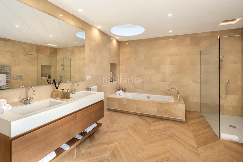 Foto 5e989d23-35b3-4172-a572-b6b30784c648. House with heating parking pool in Aloha Marbella