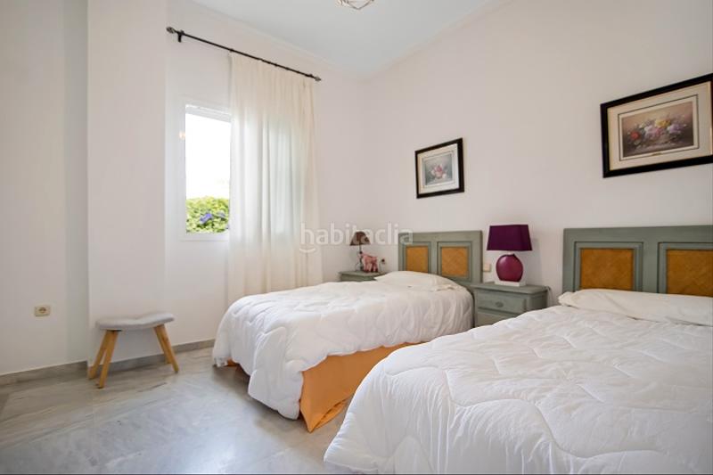 Foto e0bb3d58-9d49-4f32-938f-cf22a7ca5bb1. Xalet a urbanización las lomas 80 a Sotogrande costa Sotogrande