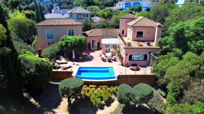 Foto 037dea4f-8213-4f2b-9725-77d98ae9ed34. Chalet en urbanización las lomas 80 bonita villa alto en Sotogrande