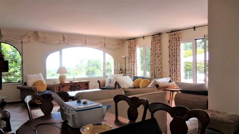 Foto 42892b18-e793-4a6d-95a4-caddd1b2653d. Chalet en urbanización las lomas 80 bonita villa alto en Sotogrande