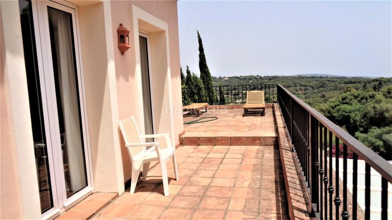 Foto 46c6d076-0da5-4246-97b1-65cda6f7407c. Chalet en urbanización las lomas 80 bonita villa alto en Sotogrande