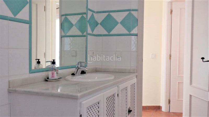 Foto 92666dee-7c13-40a9-9d16-aab769d4439c. Chalet en urbanización las lomas 80 bonita villa alto en Sotogrande