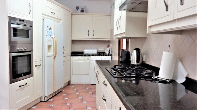 Foto c0d25ccb-00ab-44bc-ae45-f2c3960766ae. Chalet en urbanización las lomas 80 bonita villa alto en Sotogrande