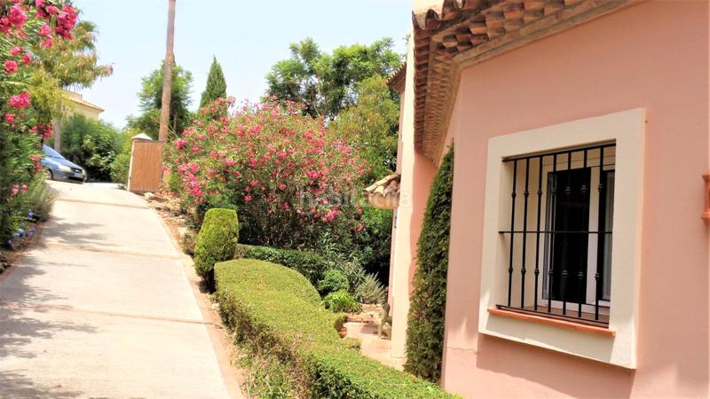 Foto cbe567f2-8f53-4222-8c59-cfde64aa689f. Chalet en urbanización las lomas 80 bonita villa alto en Sotogrande