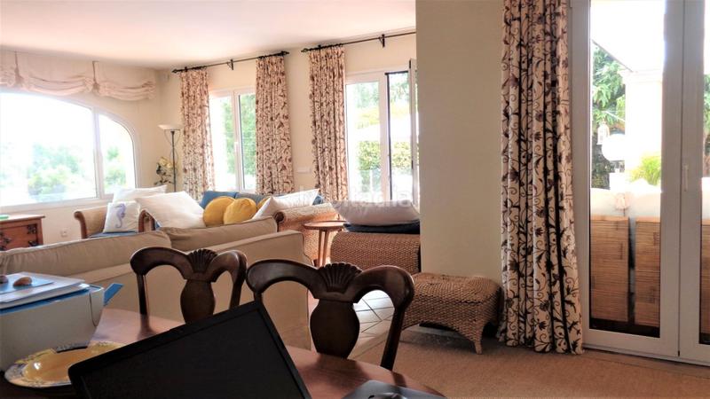 Foto f3178342-b587-4eb9-8d3b-420073b463fd. Chalet en urbanización las lomas 80 bonita villa alto en Sotogrande