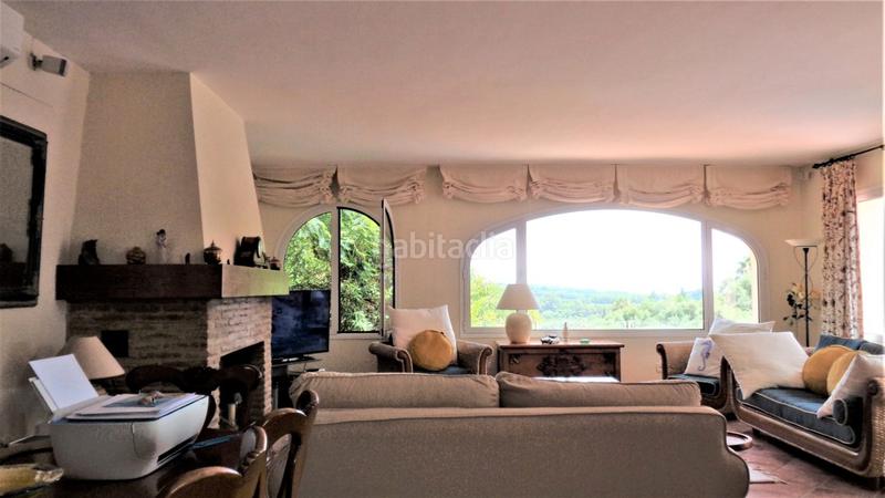 Foto fc6a6376-ea6f-47e3-8a7e-bd5d25e01b61. Chalet en urbanización las lomas 80 bonita villa alto en Sotogrande