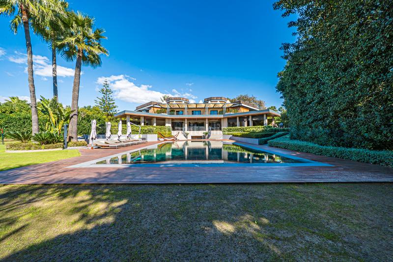 Foto 9dd6d4e5-184f-402f-b567-36eba5f5d01e. House with heating parking pool in Guadalmina Baja Marbella