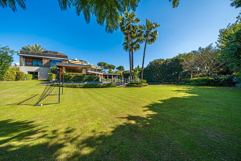 Foto b413fcf0-07ff-4ee2-9321-5a318bdb10cb. Maison avec chauffage parking piscine dans Guadalmina Baja Marbella