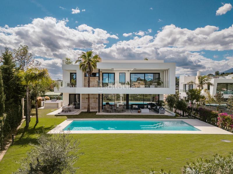 Foto 884dc988-78f0-46d6-8ab4-9e9cef5fee39. Casa amb calefacció aparcament piscina a Nagüeles Alto Marbella