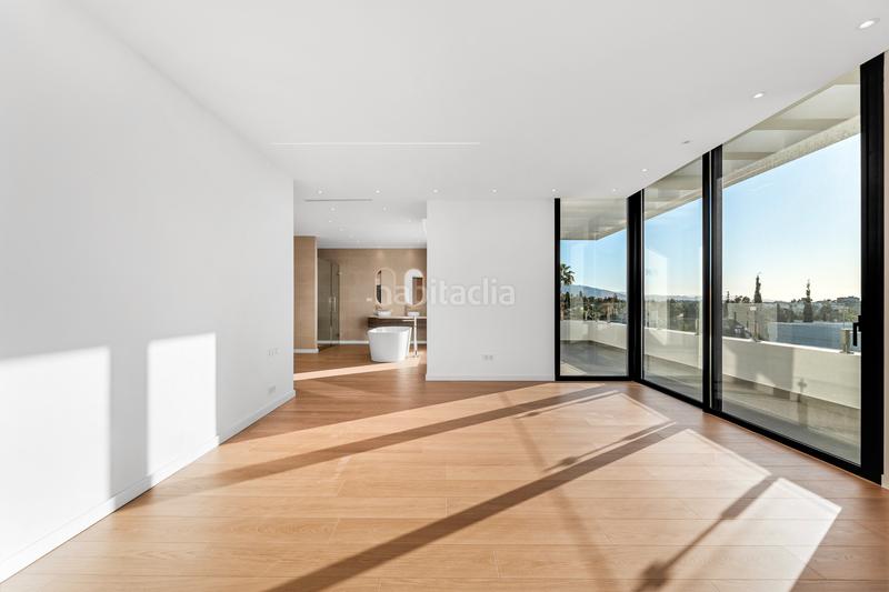 Foto a2c0f388-26ed-4c0d-89b2-050cbe8203b6. Casa amb calefacció aparcament piscina a Bel - Air Estepona