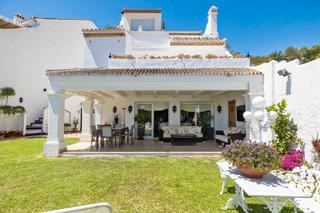 Maison jumelée à Nueva Andalucía centro