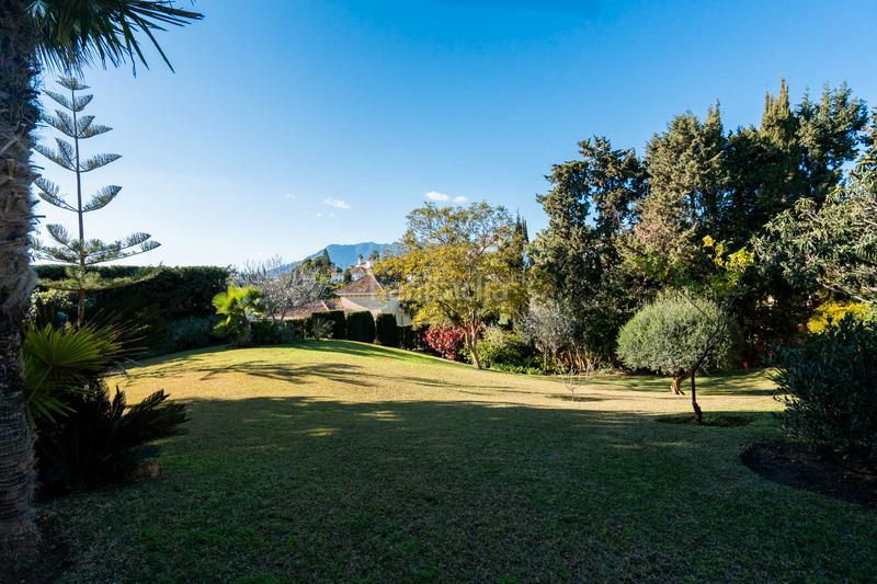 Foto 08bdd368-773a-4f85-8fb2-426cc036ce8d. Casa amb aparcament piscina a El Rosario - Ricmar Marbella