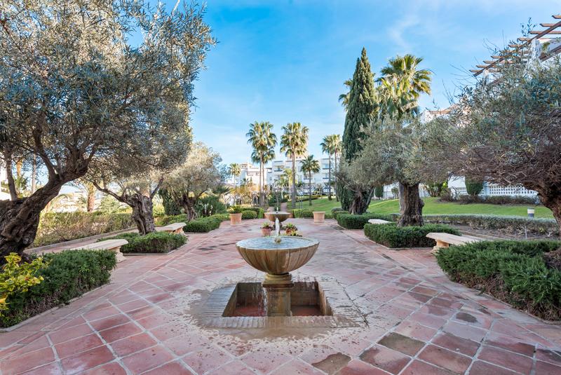 Foto 0f727a80-fdd0-4913-a91e-f2692d29493d. Apartament amb calefacció aparcament a La Concha - Resina Golf Estepona