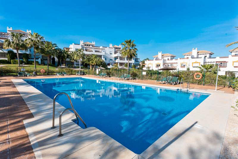 Foto c4bc72d5-1cbc-4af6-b4b6-f585f245690a. Appartement mit heizung parking in La Concha - Resina Golf Estepona