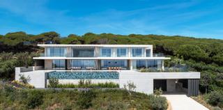 Chalet in Av/ la reserva s/n. Mágnifica villa en la reserva de sotogrande