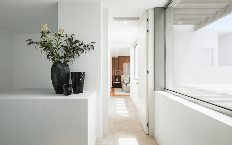 Foto 82aaea74-9172-4aca-80d8-7198b08a4574. Casa amb calefacció aparcament piscina a Paraiso - Barronal Estepona