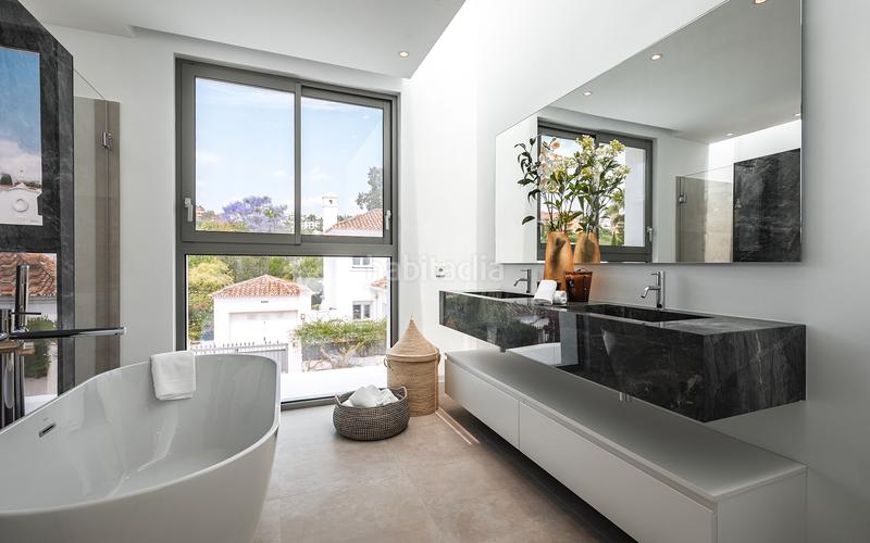 Foto 1758e54b-b1e4-47e3-9849-c7b21bc23049. Haus mit heizung parking pool in Paraiso - Barronal Estepona