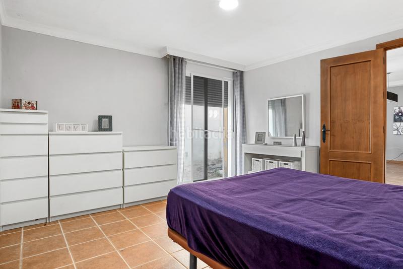 Foto 23527520-9656-4306-b69d-ab9076f98995. Casa amb aparcament piscina a Guadalobón Estepona