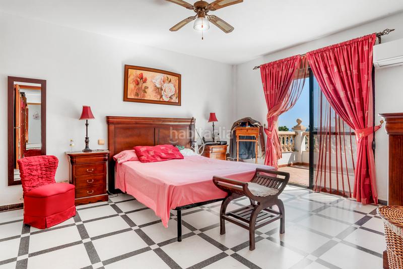 Foto 2f74a2fc-a20c-4af3-aeff-1576b923c502. Casa amb aparcament piscina a Guadalobón Estepona