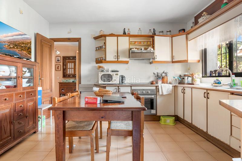 Foto 71d1f159-a358-4d47-80db-37a88b28bd5e. House with parking pool in Guadalobón Estepona