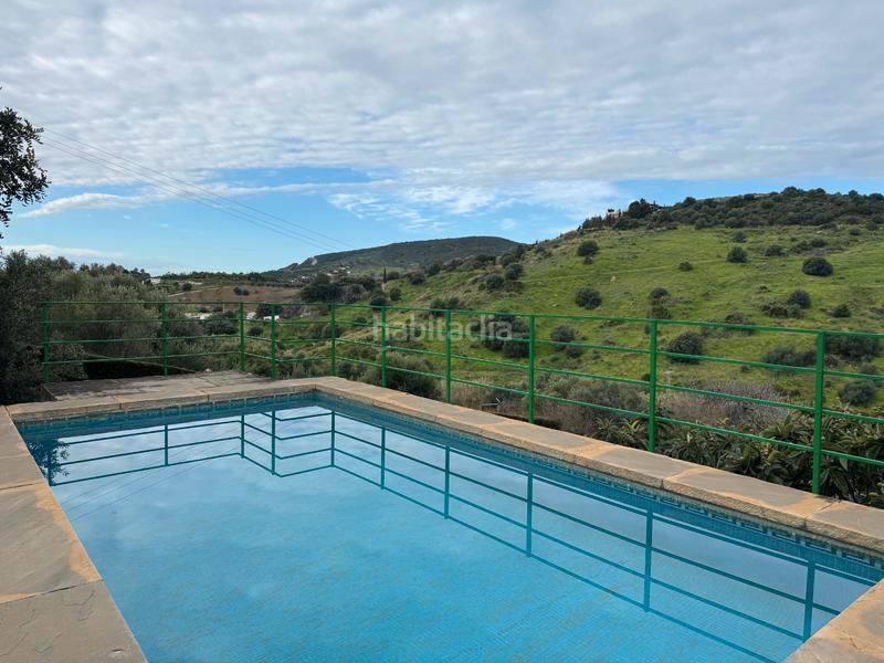Foto 30e18da9-1266-45a0-b084-a6fe6096c551. House with parking pool in altos de Estepona Estepona