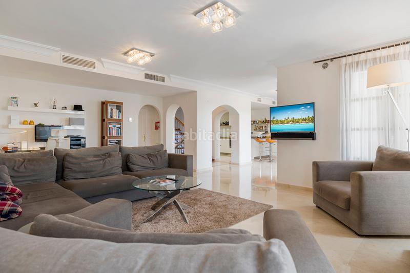 Foto 5e71ab29-340f-4524-9e37-ad9569d4169c. Casa adossada amb calefacció aparcament piscina a Benahavís