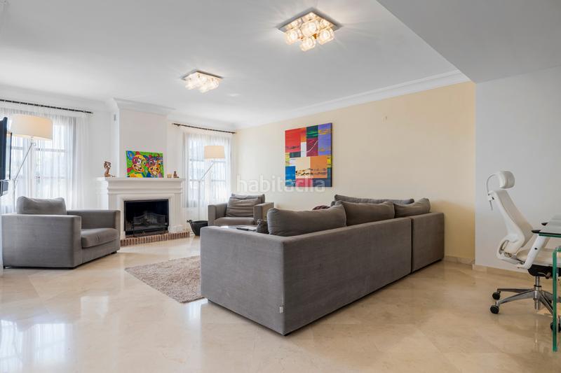 Foto 9b4a530f-9302-4e73-86ed-53de1a1617a5. Casa adossada amb calefacció aparcament piscina a Benahavís