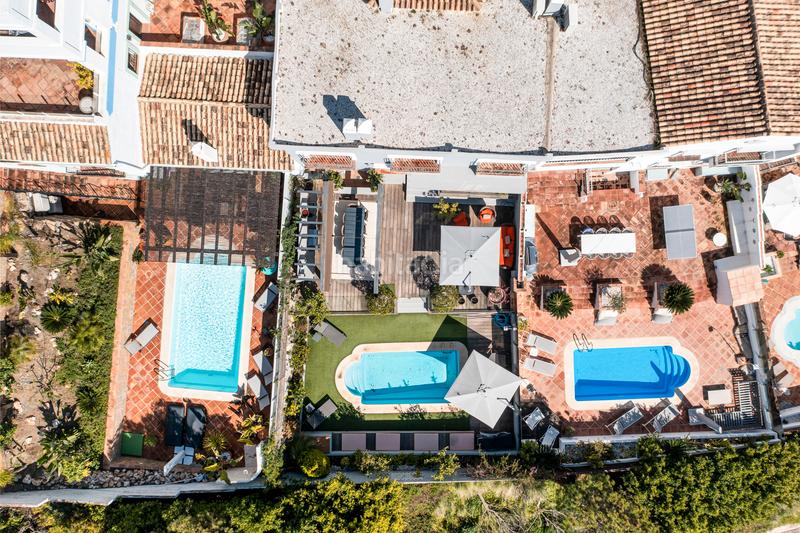 Foto dd664606-b914-422b-ad2a-d2be5bb00c0e. Casa adossada amb calefacció aparcament piscina a Benahavís