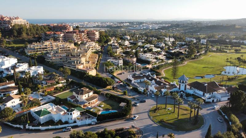 Foto 5e771ae9-31fd-457e-8d80-83cf3d2db457. House with parking pool in Los Naranjos Marbella