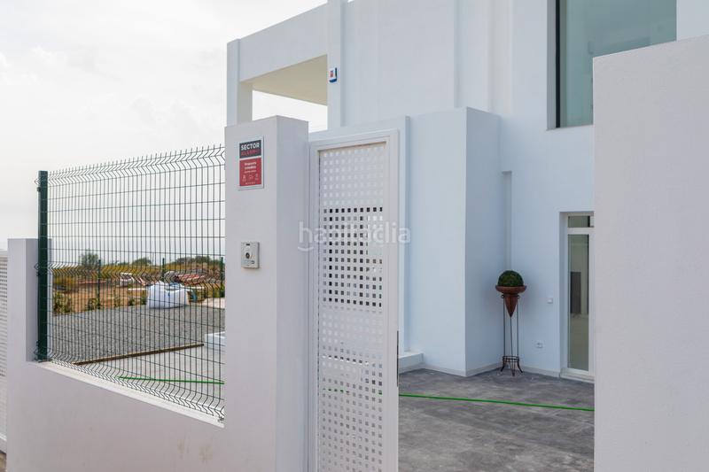 Foto a2c088fa-fa93-46cf-b224-7b9bfbee3184. Chalet en n/a villa moderna a estrenar en Manilva pueblo Manilva