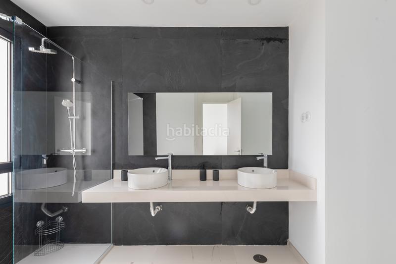 Foto aaafd72d-fbb9-4424-8d76-6f14f5f7f101. Chalet en n/a villa moderna a estrenar en Manilva pueblo Manilva