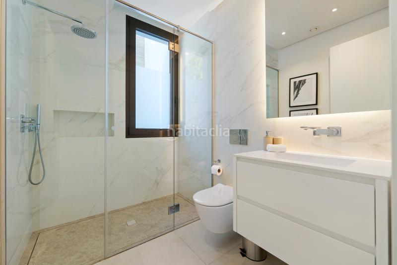 Foto 3691511d-177f-480a-ad56-6b61ab5c107c. Casa con riscaldamento parcheggio piscina in lomas de Marbella club Marbella