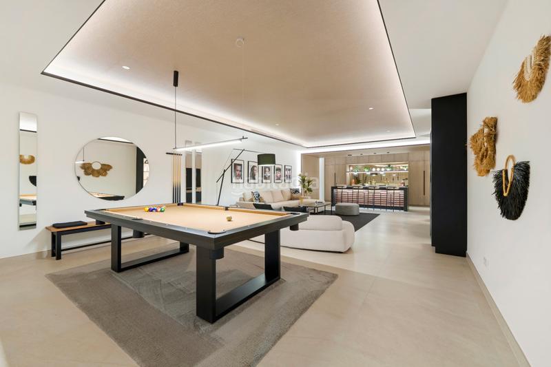 Foto b8fde2a1-6eb6-4bdf-8c64-a3020269e828. Casa con riscaldamento parcheggio piscina in lomas de Marbella club Marbella