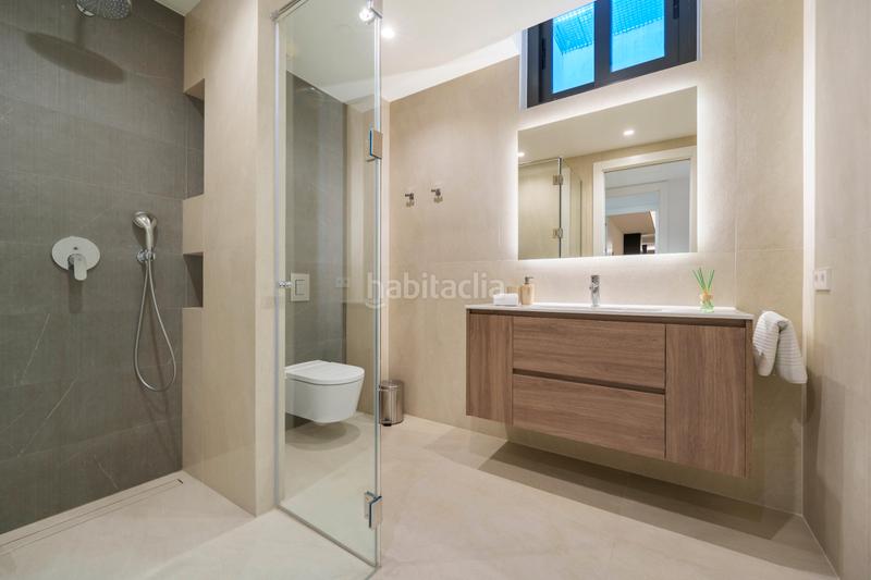 Foto e3a4de63-954d-4602-a82a-265e5ec9ce2d. Casa con riscaldamento parcheggio piscina in lomas de Marbella club Marbella