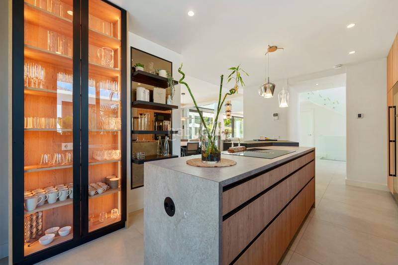 Foto 73e2f176-2217-4cc1-908f-ec34dce1d214. Haus mit heizung parking pool in lomas de Marbella club Marbella