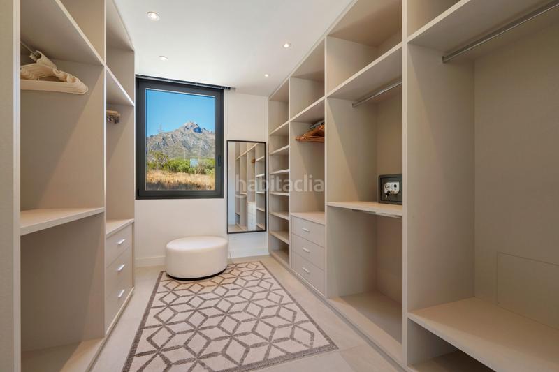 Foto b9404edd-4433-408a-bfbb-1792d2c831a9. Haus mit heizung parking pool in lomas de Marbella club Marbella