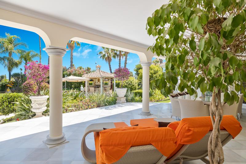 Foto 6a50db31-af81-4575-a805-4cd36dc549e4. House with heating parking pool in Los Naranjos Marbella