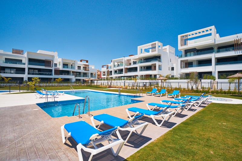 Foto 6267a3e9-edd1-4d00-9c38-8c5fa41758bd. Apartament amb calefacció aparcament piscina a Bel - Air Estepona