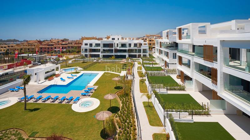 Foto 7ecee2f6-8c74-45d8-bd0f-2cbadf43a1aa. Apartament amb calefacció aparcament piscina a Bel - Air Estepona