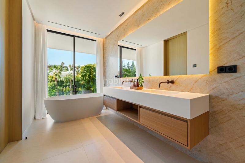 Foto 5078c1f9-c8e4-4c67-9431-fa3bf1cf692e. Casa con riscaldamento parcheggio in lomas de Marbella club Marbella