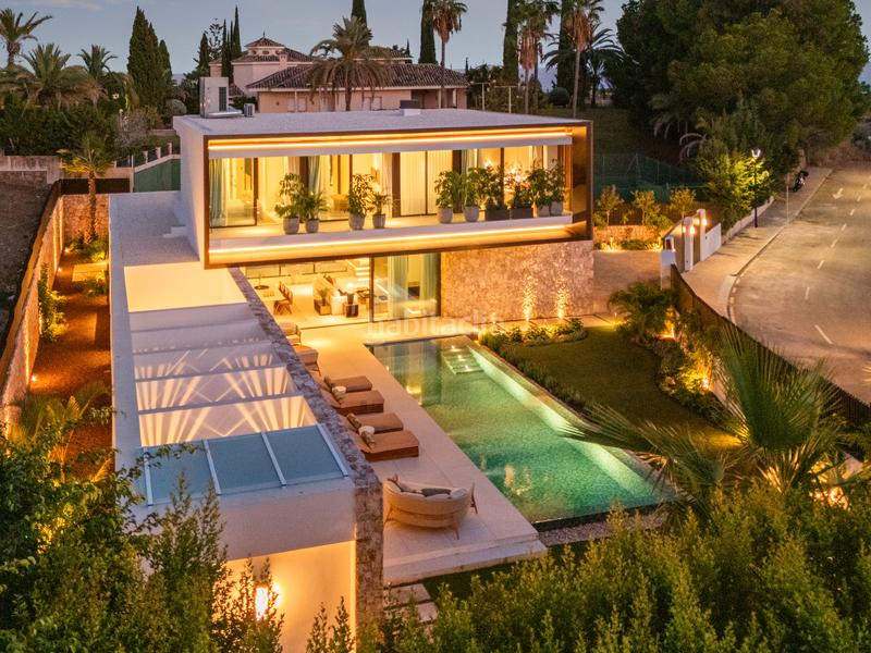 Foto d1ef8b4f-9553-459c-a88f-471caee41032. Casa con riscaldamento parcheggio in lomas de Marbella club Marbella