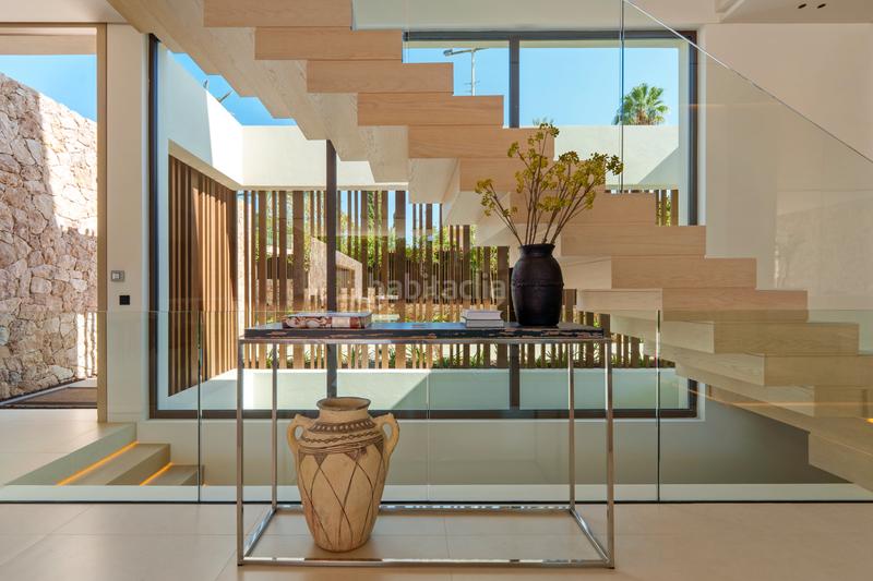 Foto d86d8c06-dceb-4d43-a501-e6e020f75f04. Casa con riscaldamento parcheggio in lomas de Marbella club Marbella