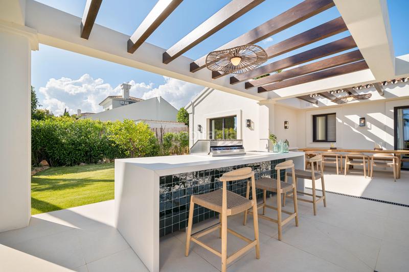 Foto bf9f9efb-d9f3-4bf7-8898-9c0a42e863d4. Casa con riscaldamento parcheggio piscina in Los Naranjos Marbella