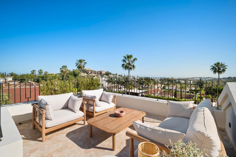 Foto 2722239e-3865-4eeb-86f1-0668dd07595c. House with heating parking pool in Los Naranjos Marbella