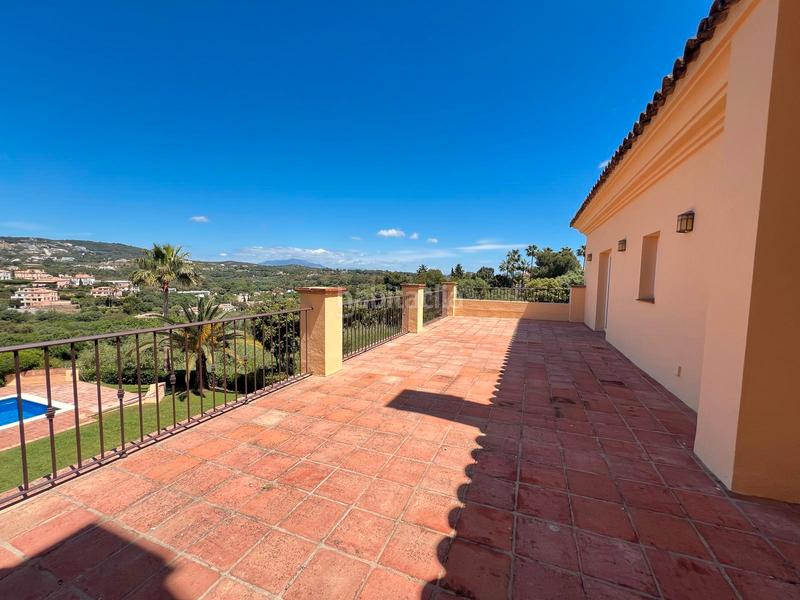 Foto 024a177a-4004-4f7f-9783-c502f1bd9181. Chalet en calle fernando el santo 9 villa alto en Sotogrande