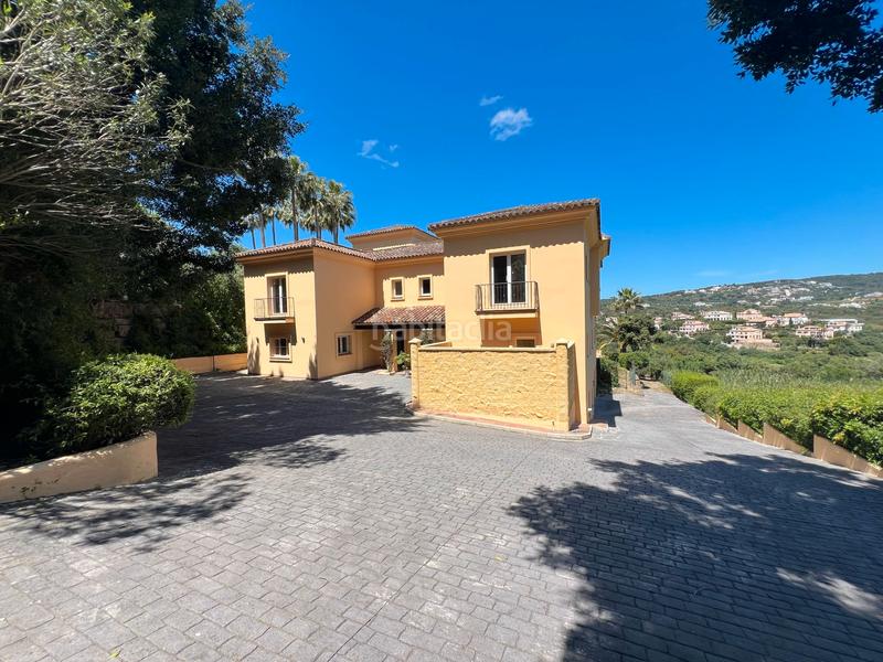 Foto 3d78a962-d71b-4656-9e5f-d71e025f4790. Chalet en calle fernando el santo 9 villa alto en Sotogrande