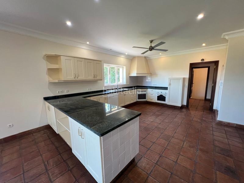 Foto 9021e39c-2095-4e9c-b774-88a6a197e34b. Chalet en calle fernando el santo 9 villa alto en Sotogrande