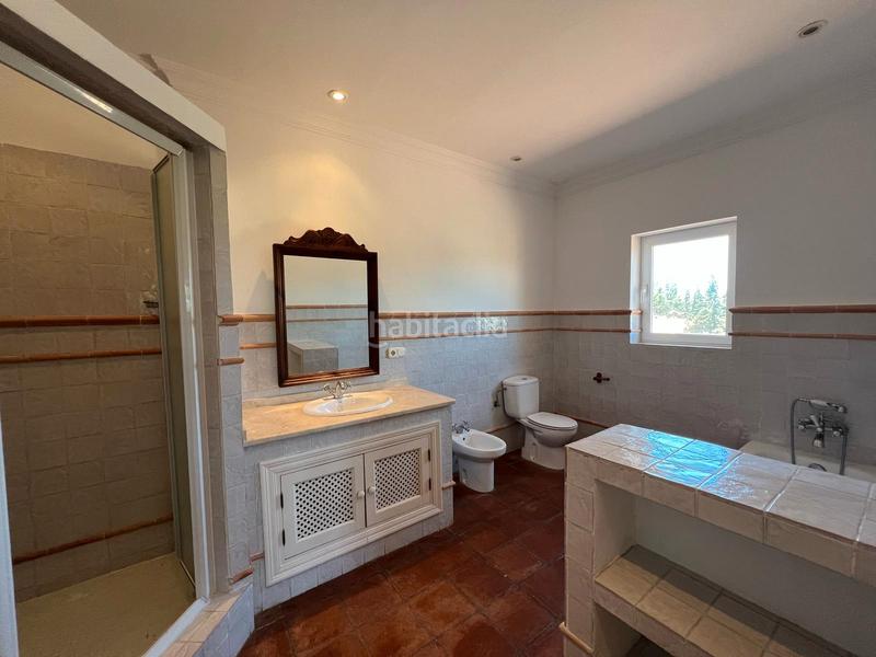 Foto a23749f6-29fe-42a9-aa9a-0da7e179af08. Chalet en calle fernando el santo 9 villa alto en Sotogrande