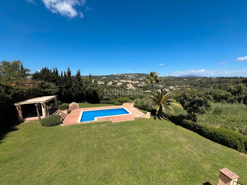 Foto fb52b4d6-0d60-4960-910f-431923d6237e. Chalet en calle fernando el santo 9 villa alto en Sotogrande